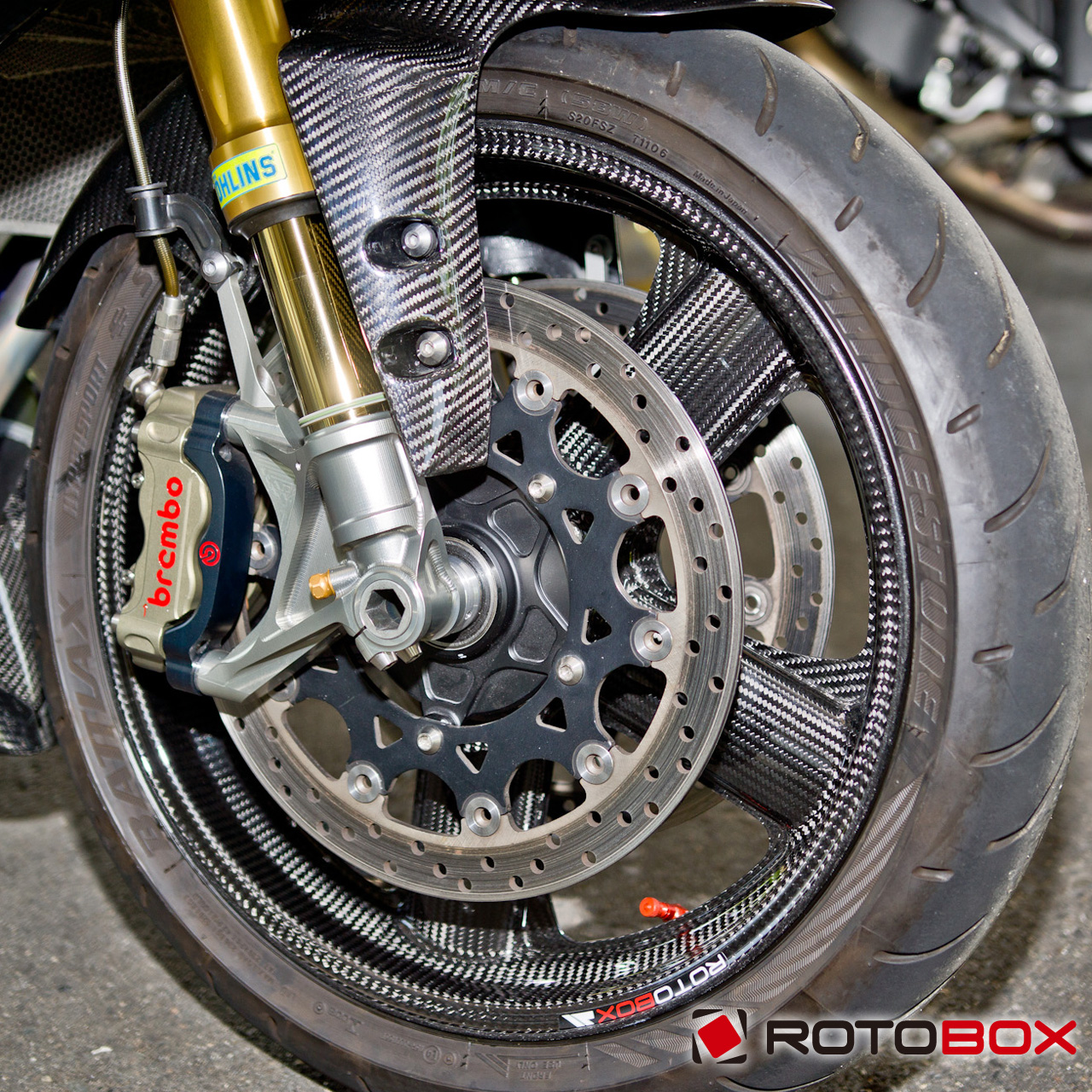 s1000rr 年上の k67 純正ブレンボローター カーボンホイール用